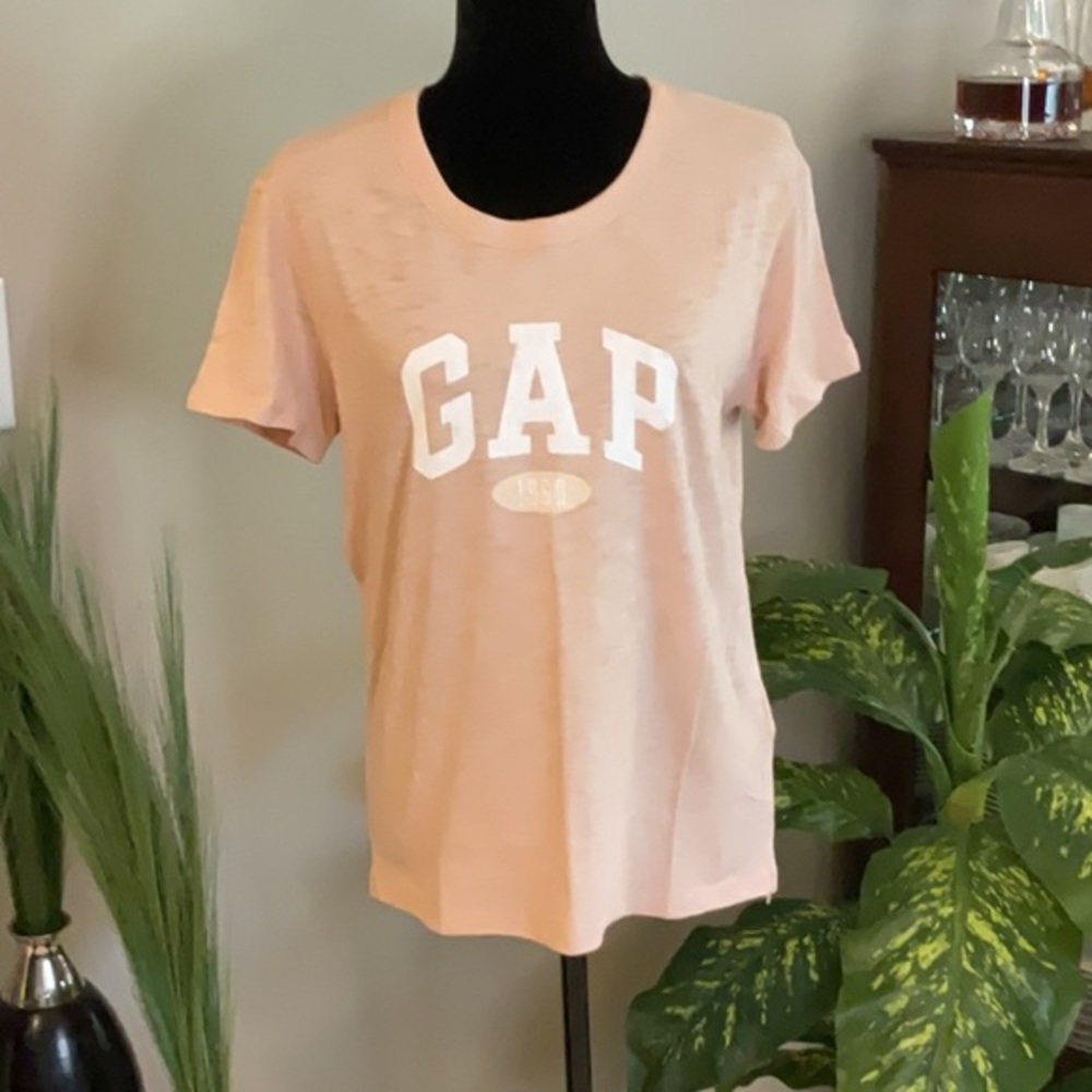 GAP  - Peach Short Sleeve Tee
